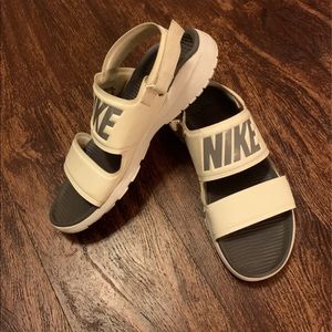 Nike Tanjun Sport Sandals size 9